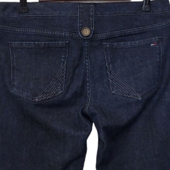 Tommy Hilfiger Vintage Mid Rise Boot Cut Dark Wash Denim Blue Jeans Size 6 - Picture 4 of 8